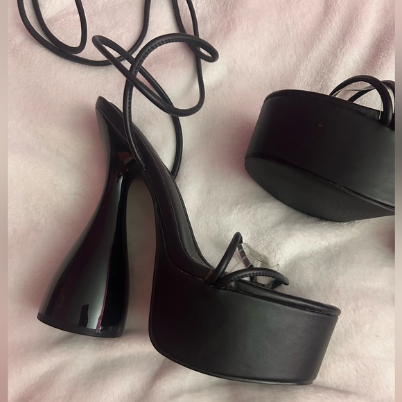 Heels - Picture 3 of 3